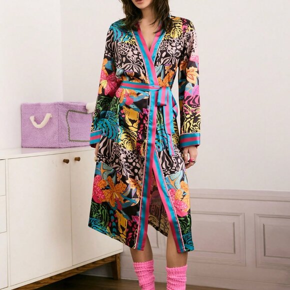 Multicolor Casual Women's Floral & Botanical Silk Robe - Picture 3 of 6